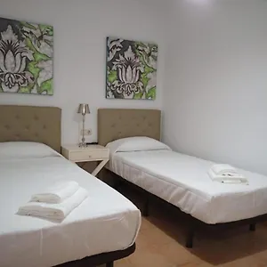 https://anahi-homes-corralejo-villa-cardon-38.in-canary-islands.com