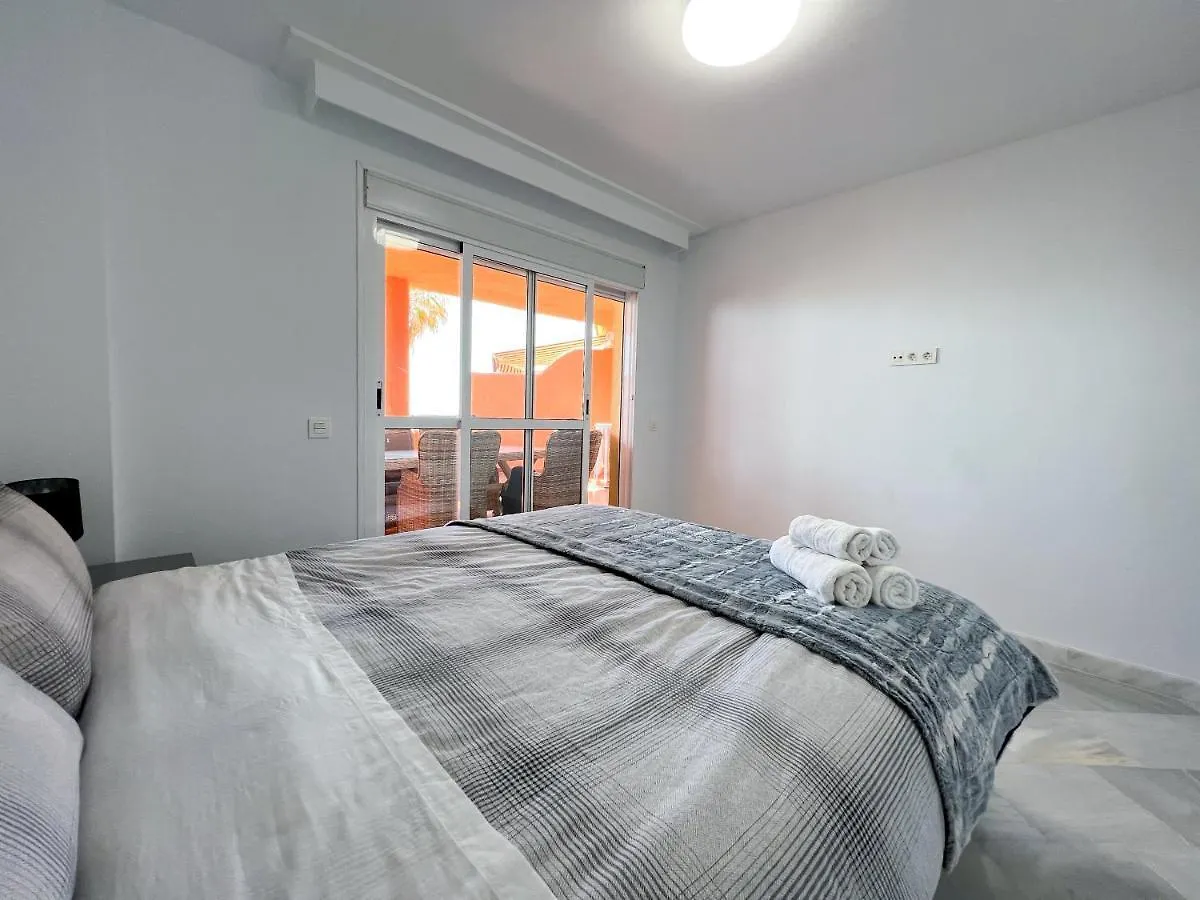 Luxury Three Bedroom Apartment At Эстепона 0*,  Испания