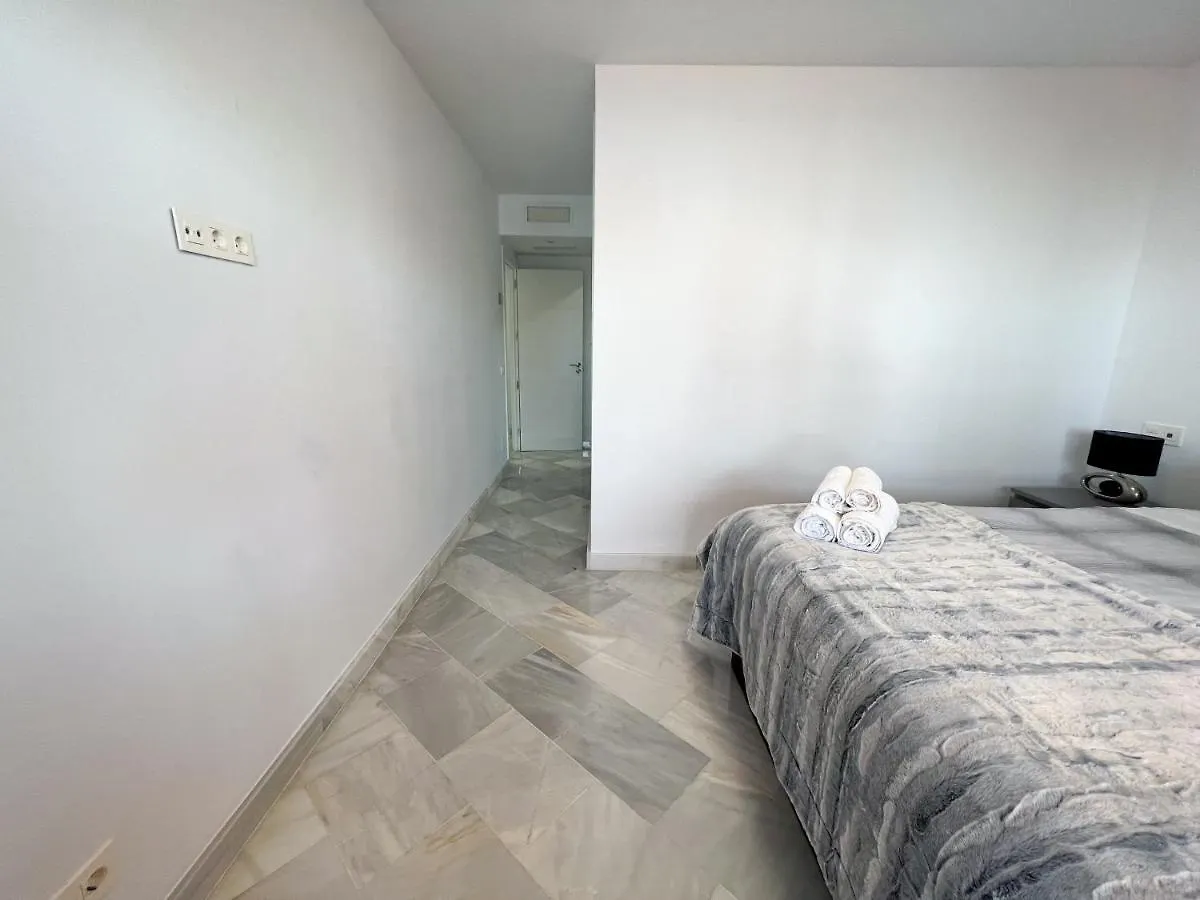 Luxury Three Bedroom Apartment At Estepona 0*,  España